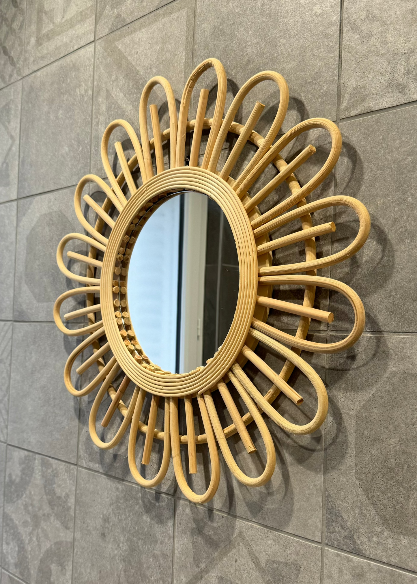 Miroir June